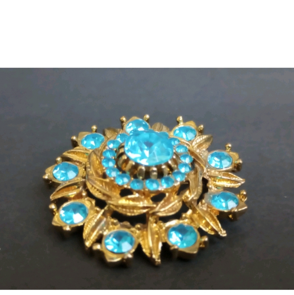 Blue Rhinestone Gold Tone Brooch Pin - Picture 9 of 10